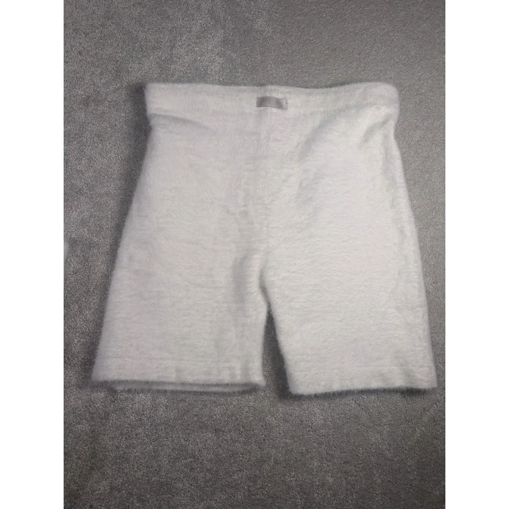 Whitney Gymshark Fuzzy Knit 2-Piece Lounge Set – Ivory Med Crop Top & L Shorts